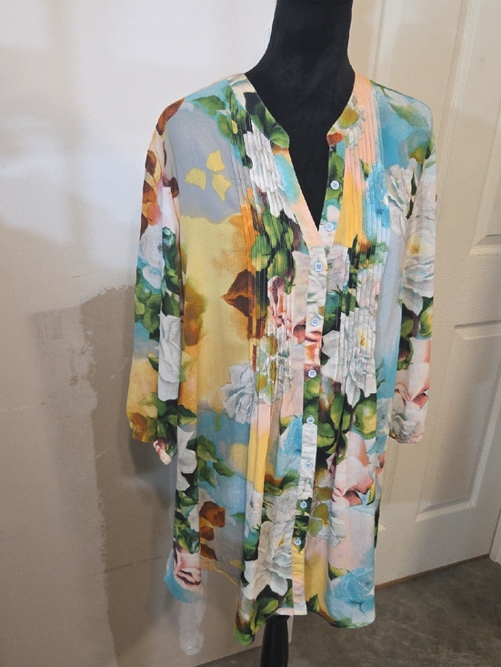 Melissa McCarthy Seven7 Dresses & Skirts - Seven 7 Floral Pleated Button-Up Tunic Top Pastel Multi V Neck Spring Lighweight